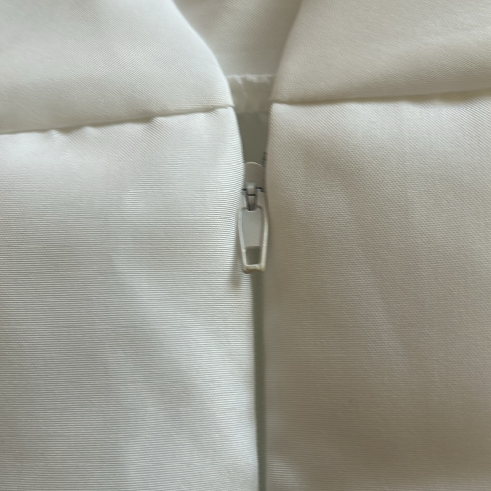 Graduation gown - Picture 3 of 3